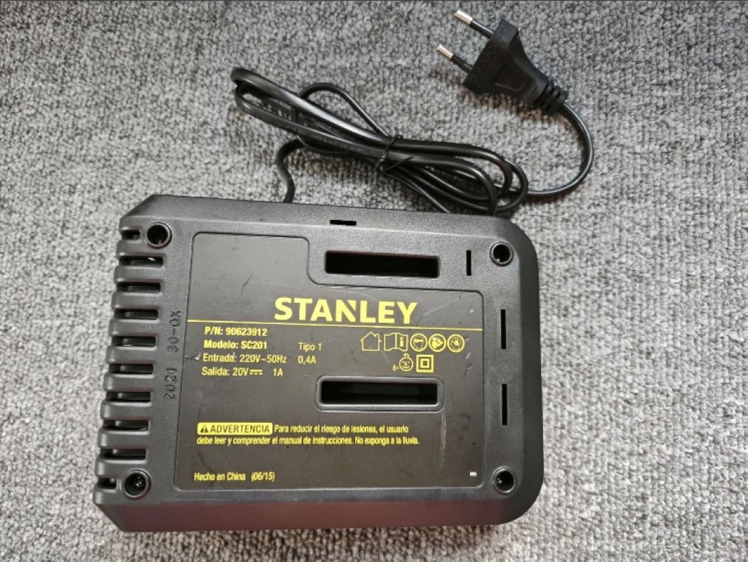 เครื่องชาร์จแบตเตอรี่ 20V 1A ส - Power Tools Stanley บทวิจารณ์และราคา